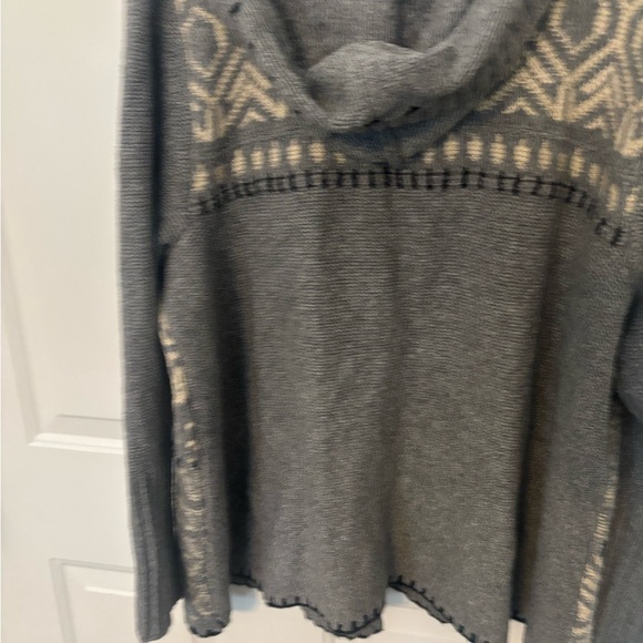 J. Jill Gray and Cream Patterned Cardigan. 2X Perfect Condition - Picture 9 of 14